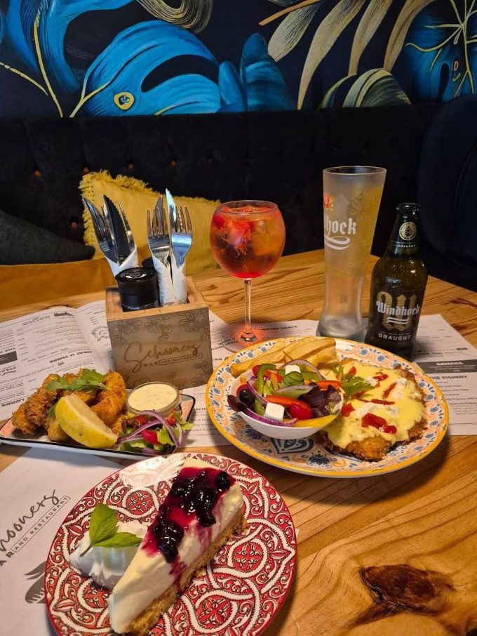 Schooner’s Bar and Restaurant